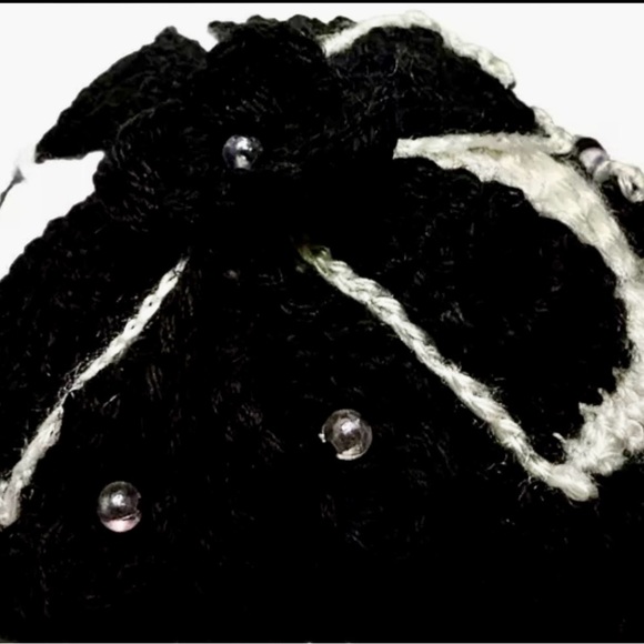 Women’s Windmill Design Studs Crocheted Knit Winter Hat White Black Wide Stripes - Picture 3 of 9